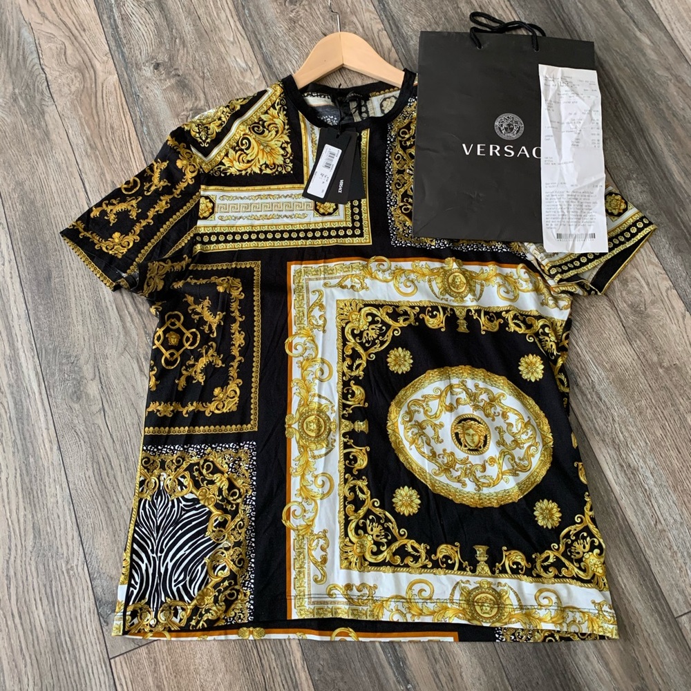 Men’s Versace shirt